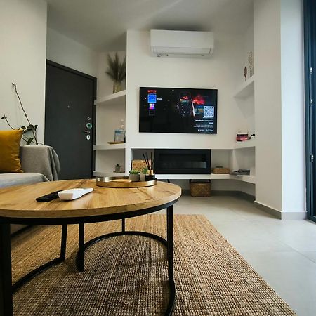 Floral Home 2 - 1St Floor Apt With Private Parking! Афины Экстерьер фото