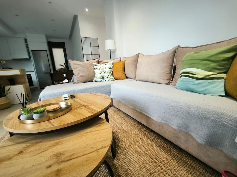 Floral Home 2 - 1St Floor Apt With Private Parking! Афины Экстерьер фото