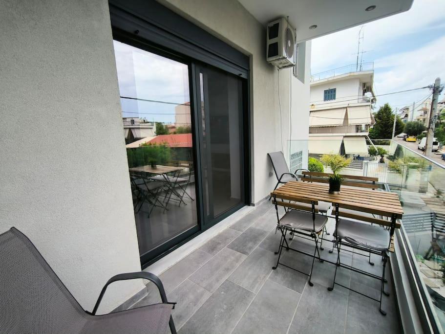 Floral Home 2 - 1St Floor Apt With Private Parking! Афины Экстерьер фото